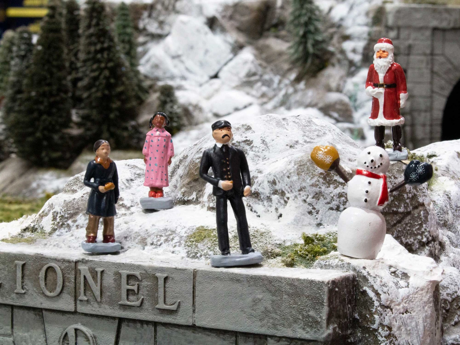 THE POLAR EXPRESS Snowman & Children People Pack 5 THE POLAR EXPRESS Snowman & Children People Pack - Image 3