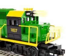 John Deere GP38 Freight LionChief® Set 18 John Deere GP38 Freight LionChief® Set -Train Toy Store 2123040 05
