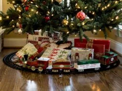 North Pole Central Ready-to-Play Freight Set 14 North Pole Central Ready-to-Play Freight Set -Train Toy Store 711729 06